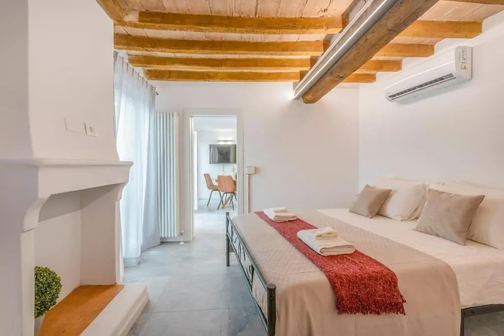 Modena'S Graffiti House In The Heart Of Movida Apartment Italy