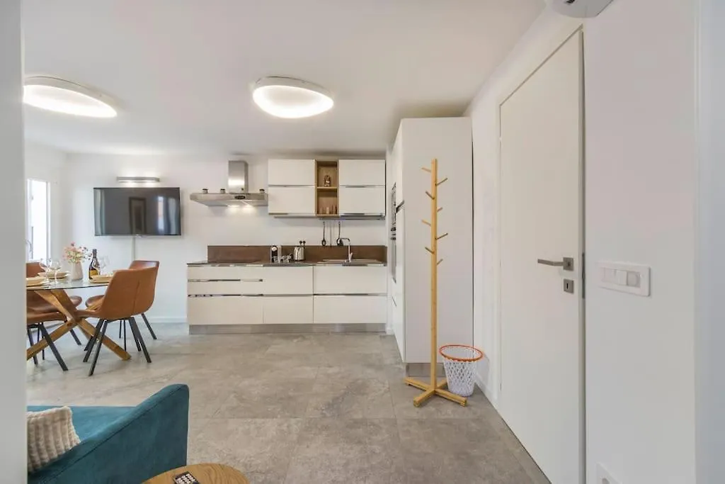 Modena'S Graffiti House In The Heart Of Movida Apartment