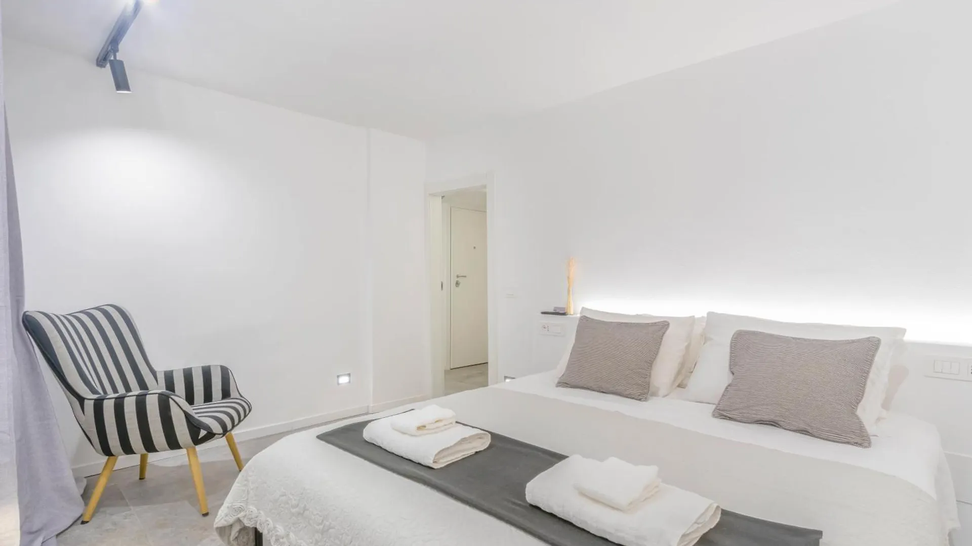 Modena'S Graffiti House In The Heart Of Movida Apartment